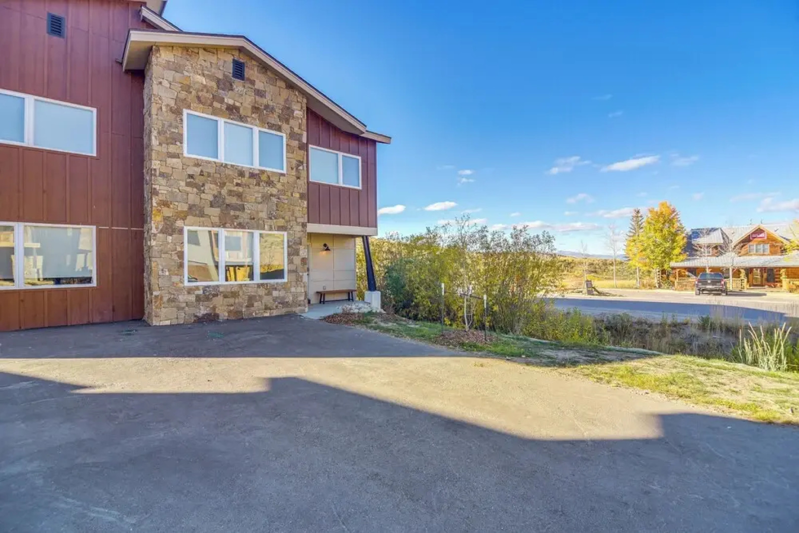 Ski-in/ski-out Granby Townhouse w/ Private Hot Tub