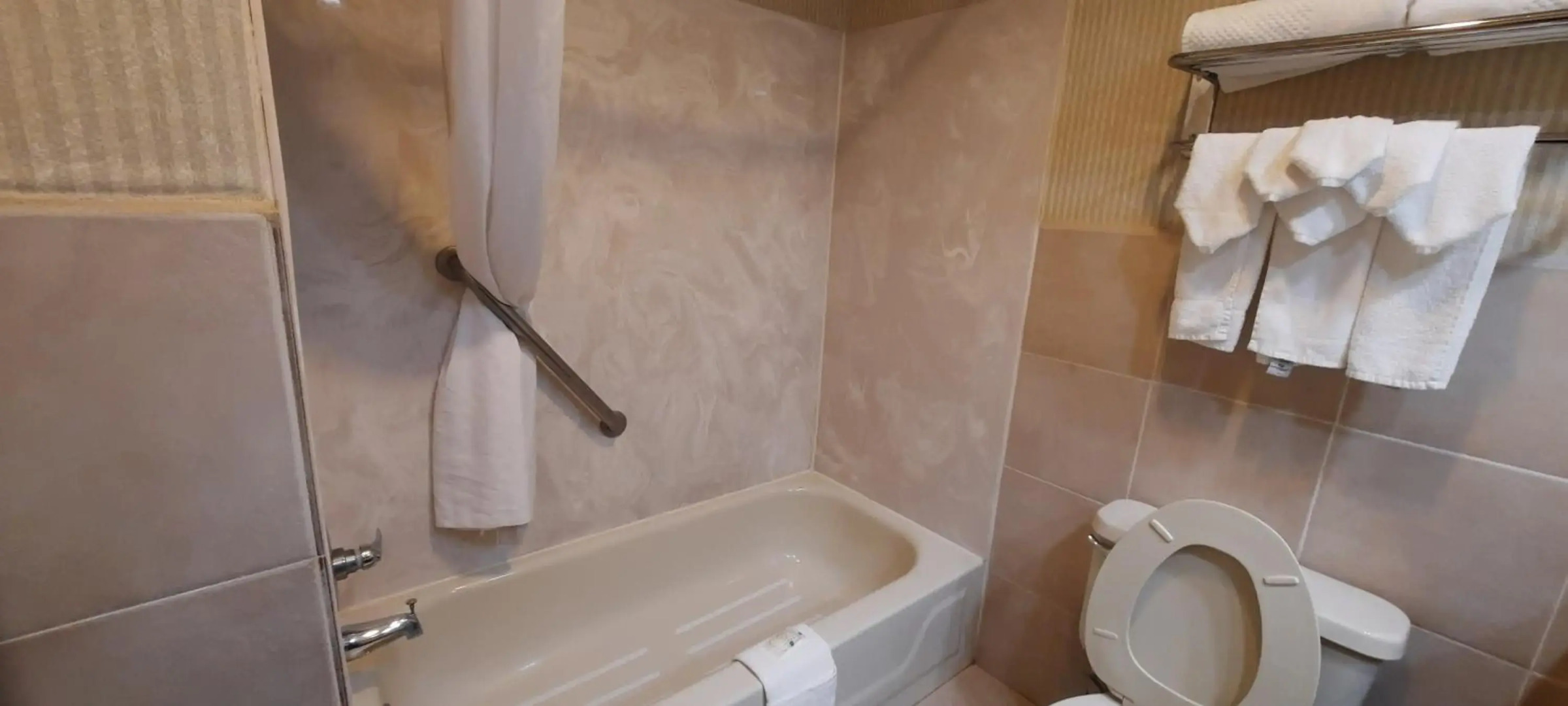 Quality Inn & Suites Grants - I-40