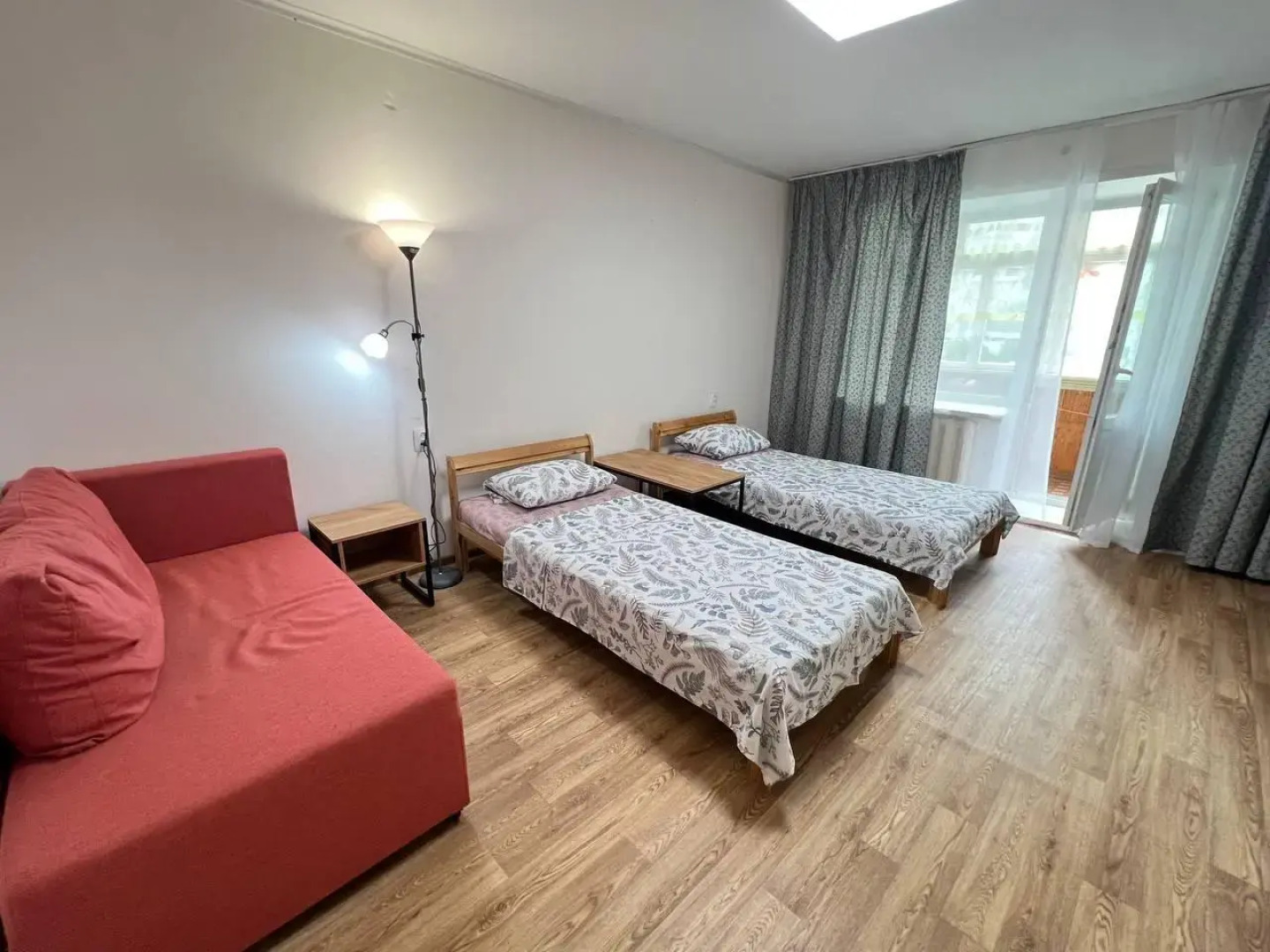 Апартаменты на улице Паровозников 32