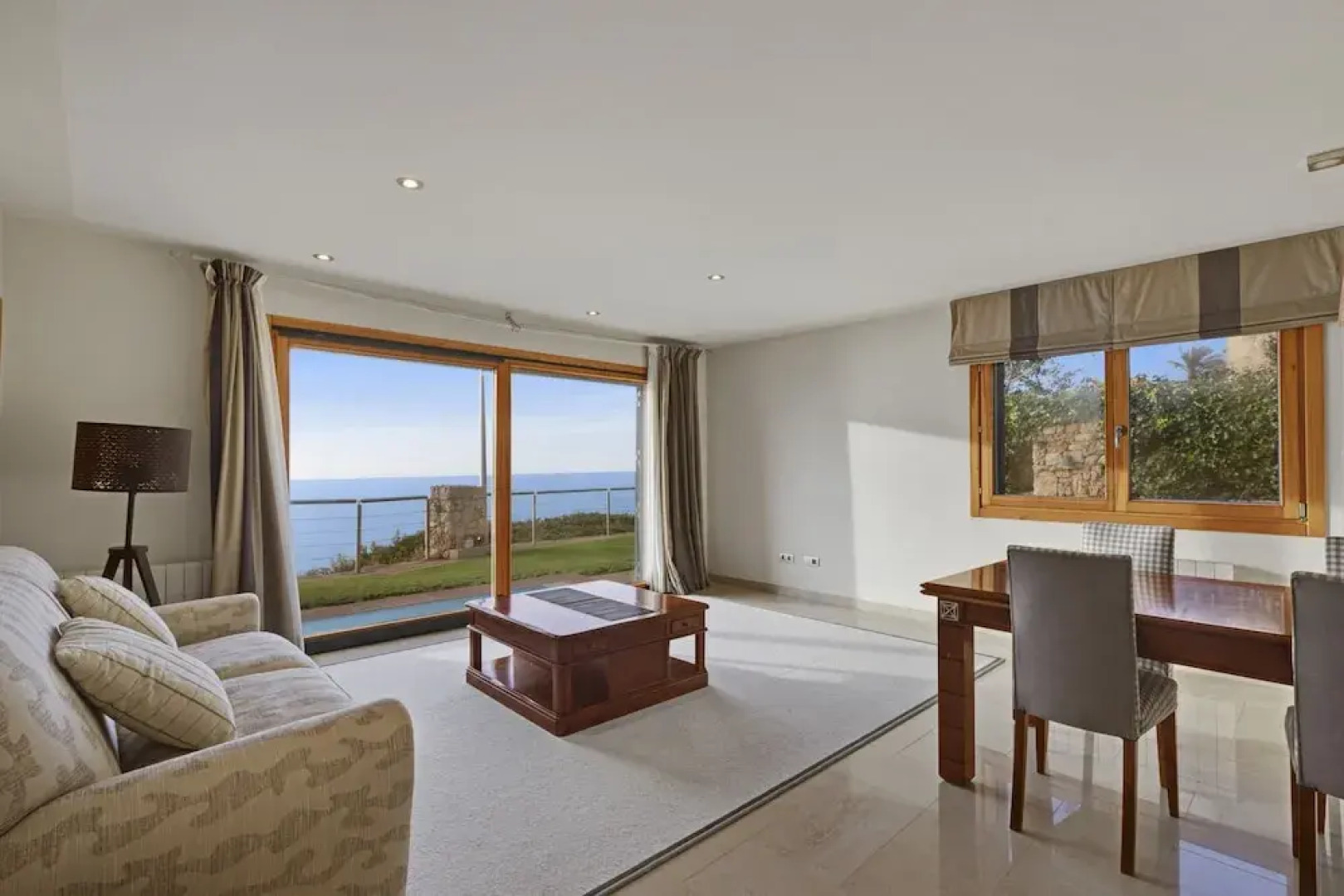 Luxury Villa Luna Suites frente al mar