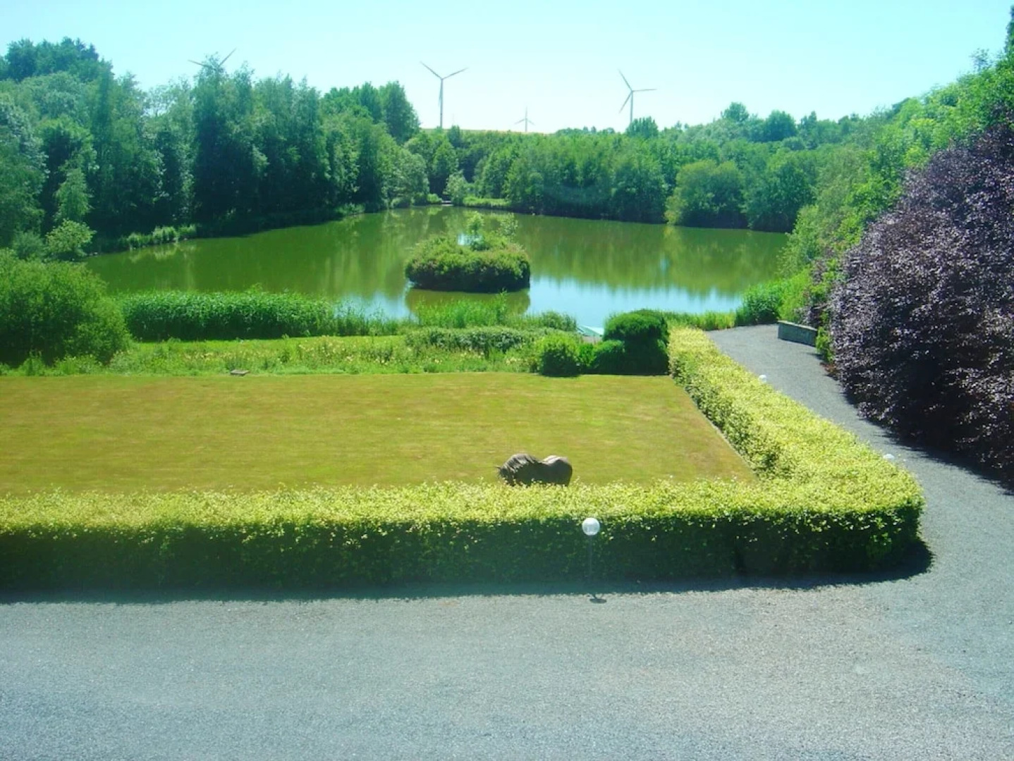 House with 5 Bedrooms in Bertogne, with Wonderful Lake View, Enclosed Garden And Wifi