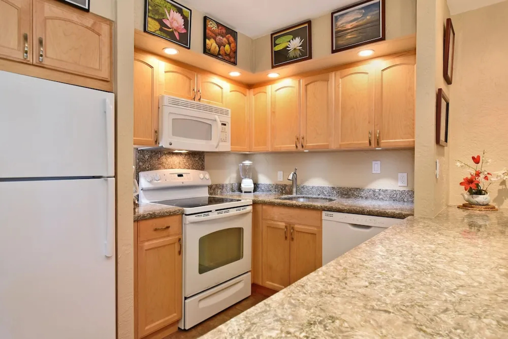 Papakea #b207 Studio Bedroom Condo by RedAwning