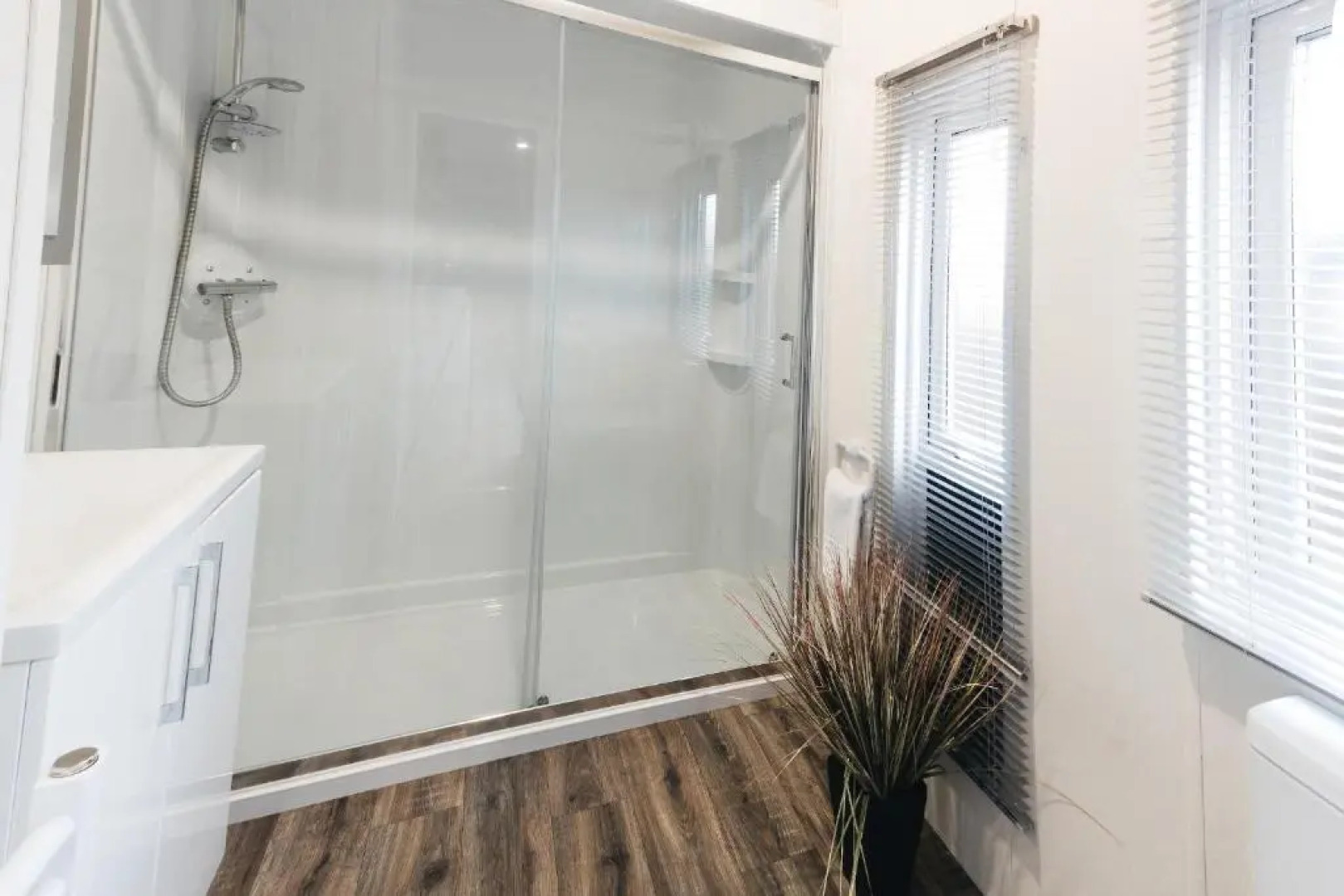 White Horse Holiday Park, Lincoln with Private Hot Tubs