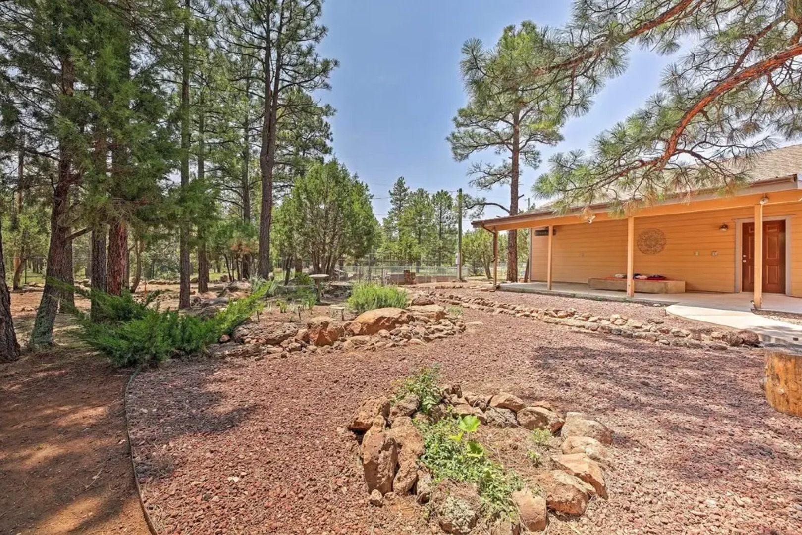 Upscale Show Low Haven w/ Fire Pit & Game Room!