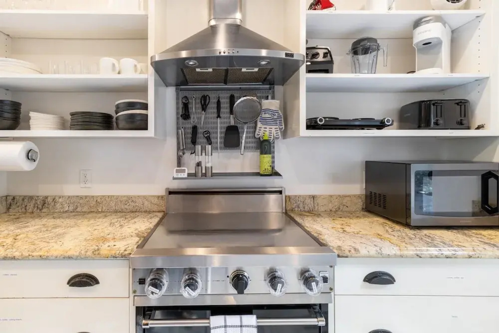 Gorgeous 1920s Bungalow 3 Bedroom Bungalow by RedAwning