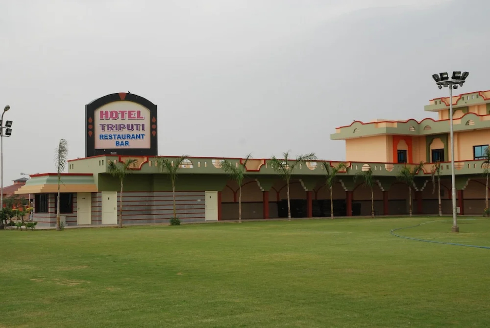 Hotel Triputi Behror