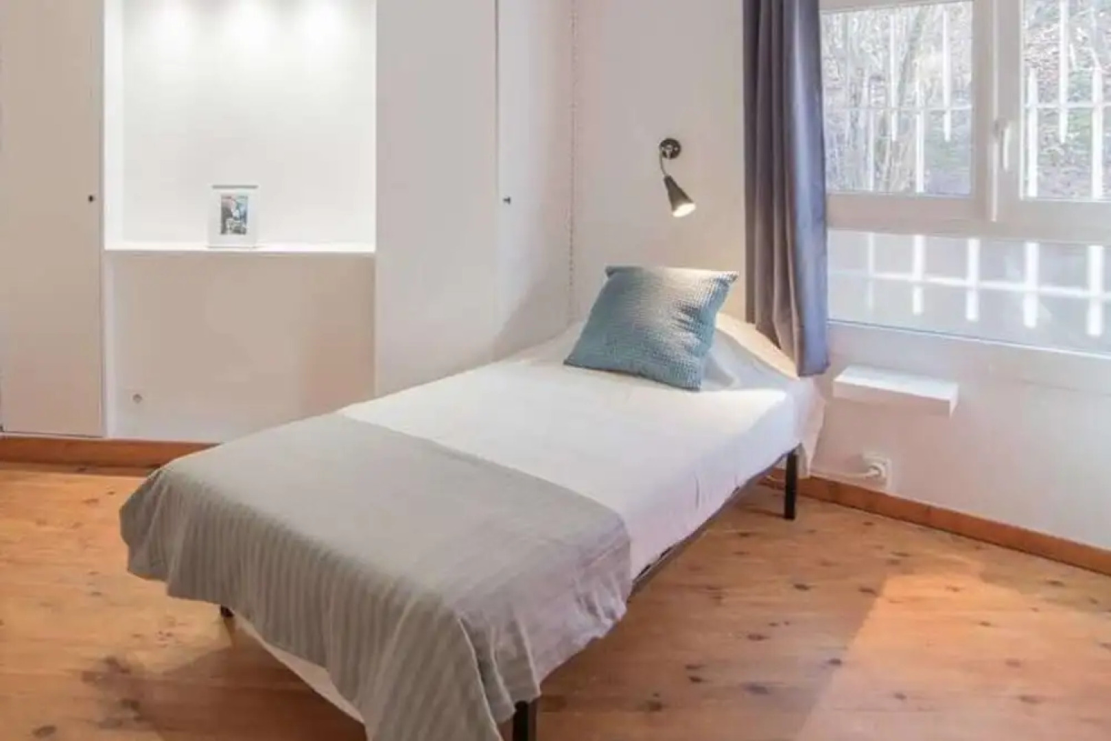 Ponton Private Apartment Near Lake