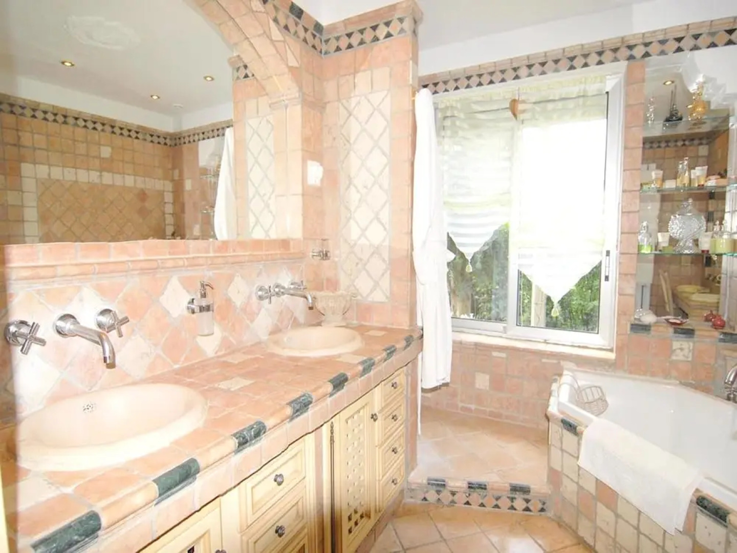 Villa With 4 Bedrooms in Orgon, With Private Pool, Enclosed Garden and