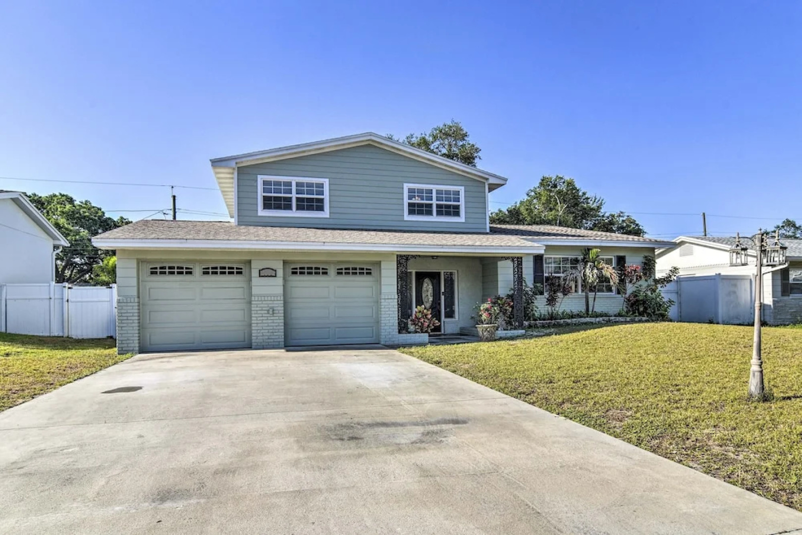 Seminole Home: 1 Mi to Indian Shores Beach!