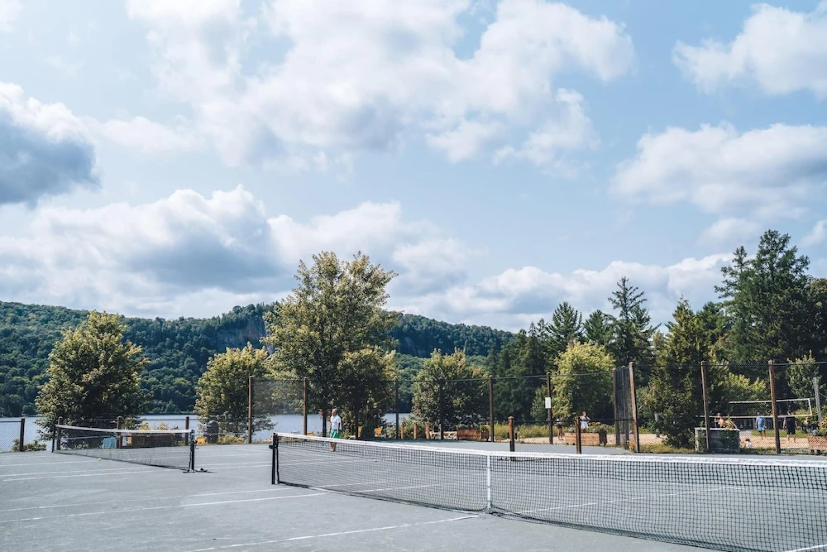 Spacious log Cottage Resort Access Citq 242255