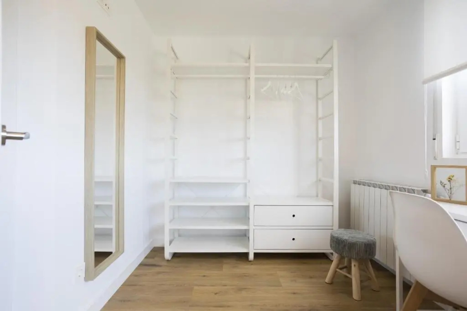 OLABIDE 2 by Smiling Rentals