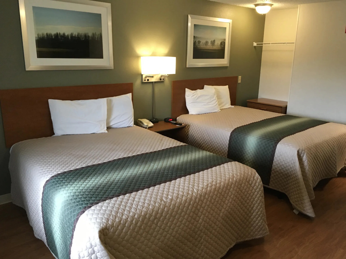 HomeTowne Studios by Red Roof Lake Charles - Sulphur