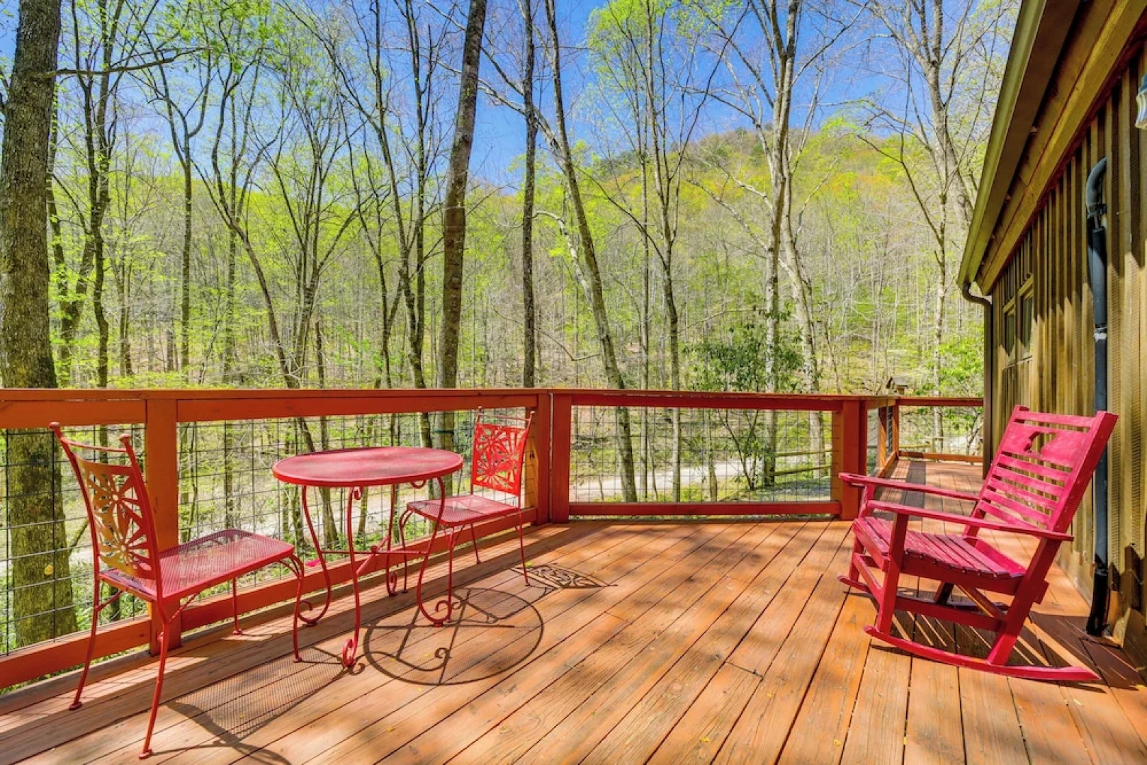Creekside Cabin w/ Deck & Grill in Whittier!