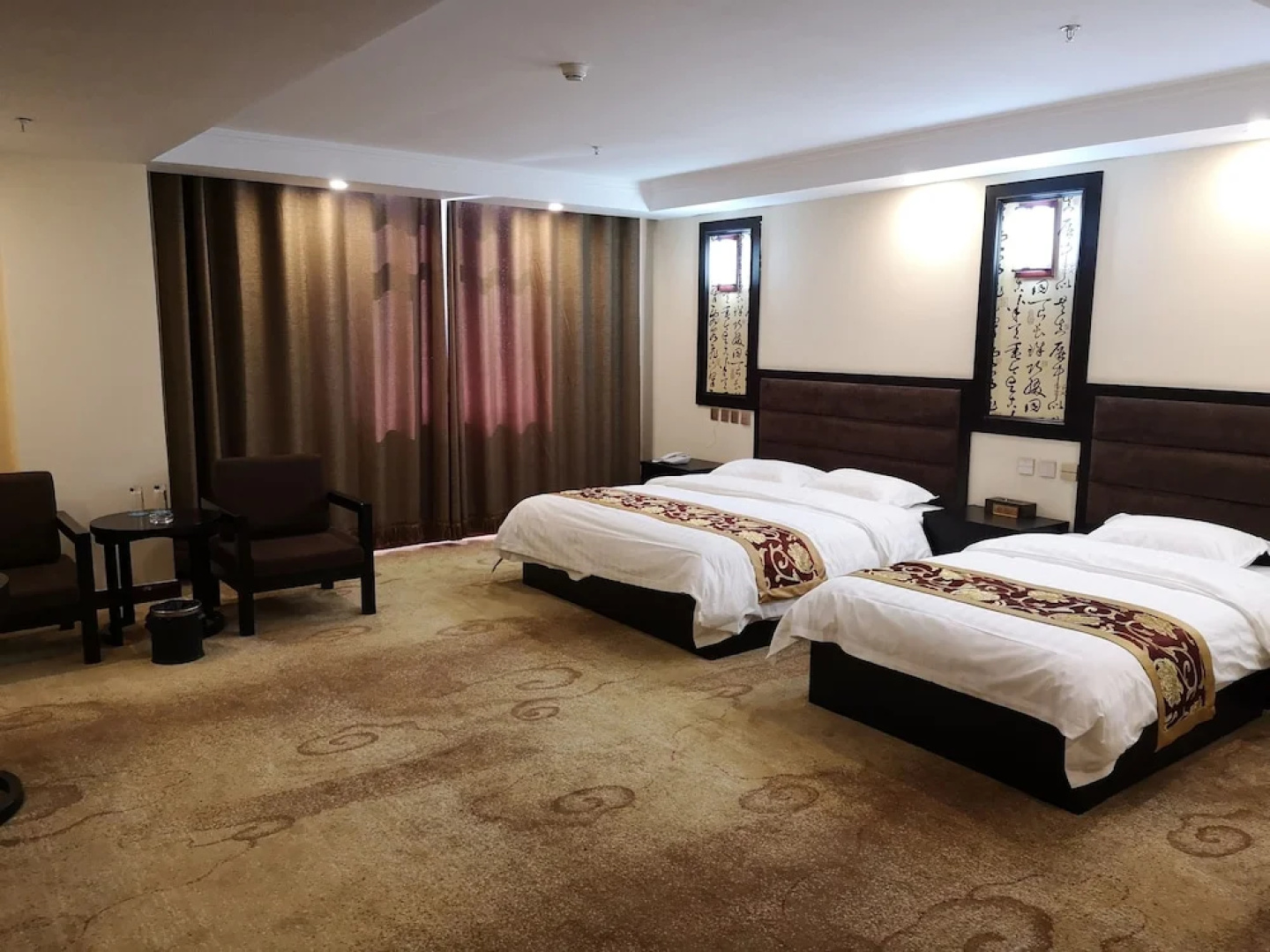 Yanlong Hongshun Hotel