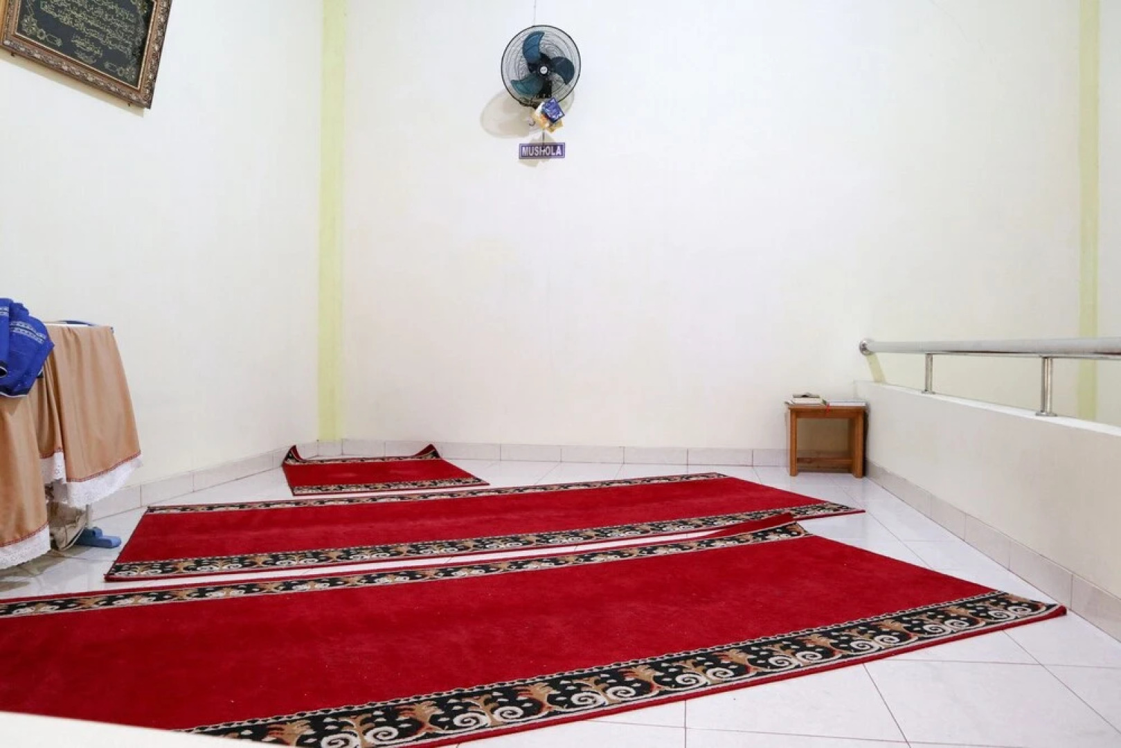 Hotel Almadinah Syariah by OYO Rooms