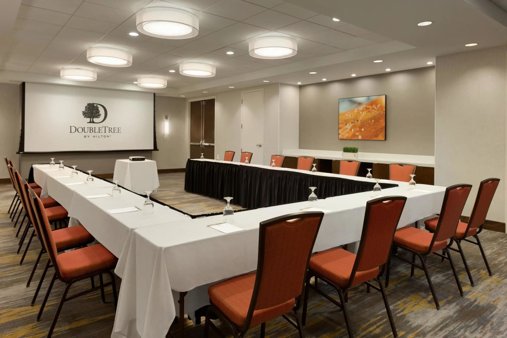 DoubleTree by Hilton Hartford - Bradley Airport