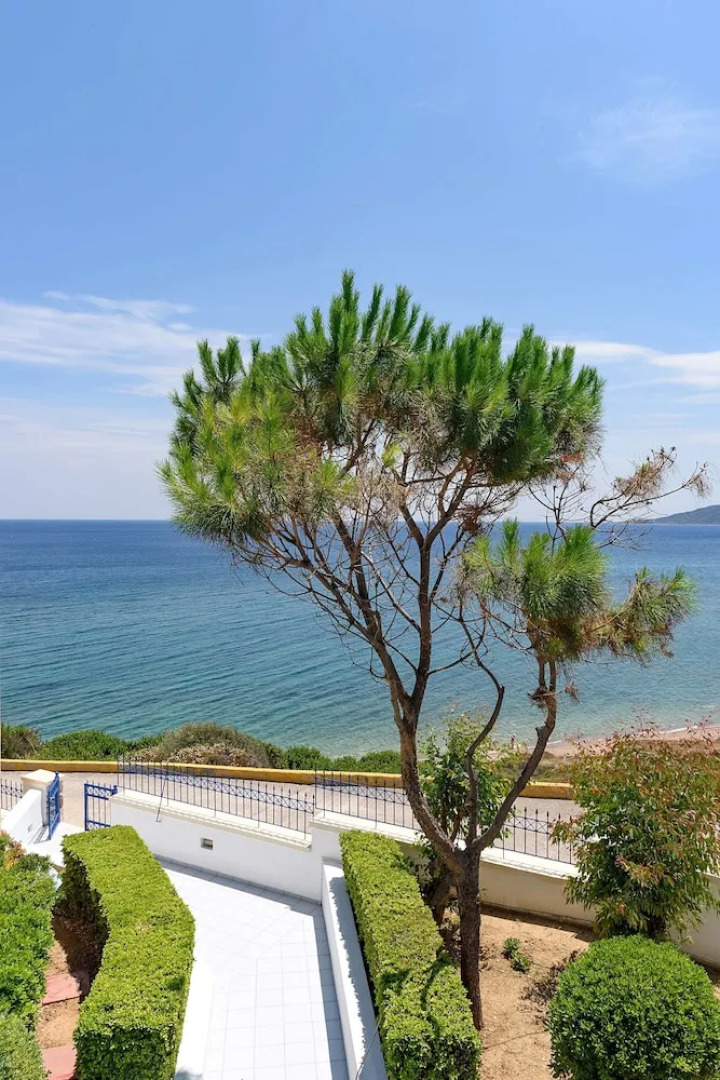 Sea Breeze Hotel Apartments & Residences