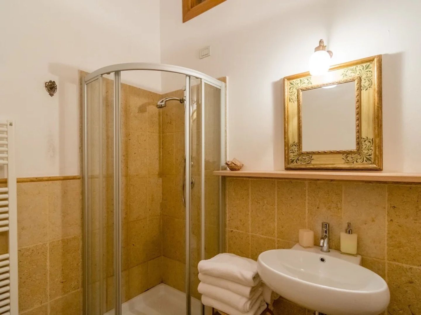 Pleasant Farmhouse in Rapolano Terme With Swimming Pool