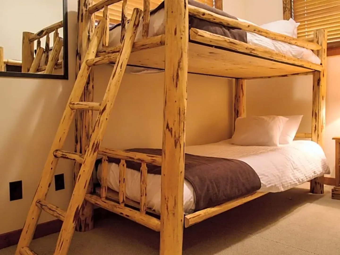 Snow Creek Cabins by Fernie Lodging Co