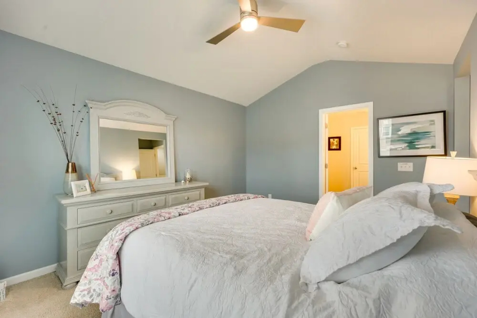 Sweet Dreamin Townhome ~ 7 Mi to Beach!
