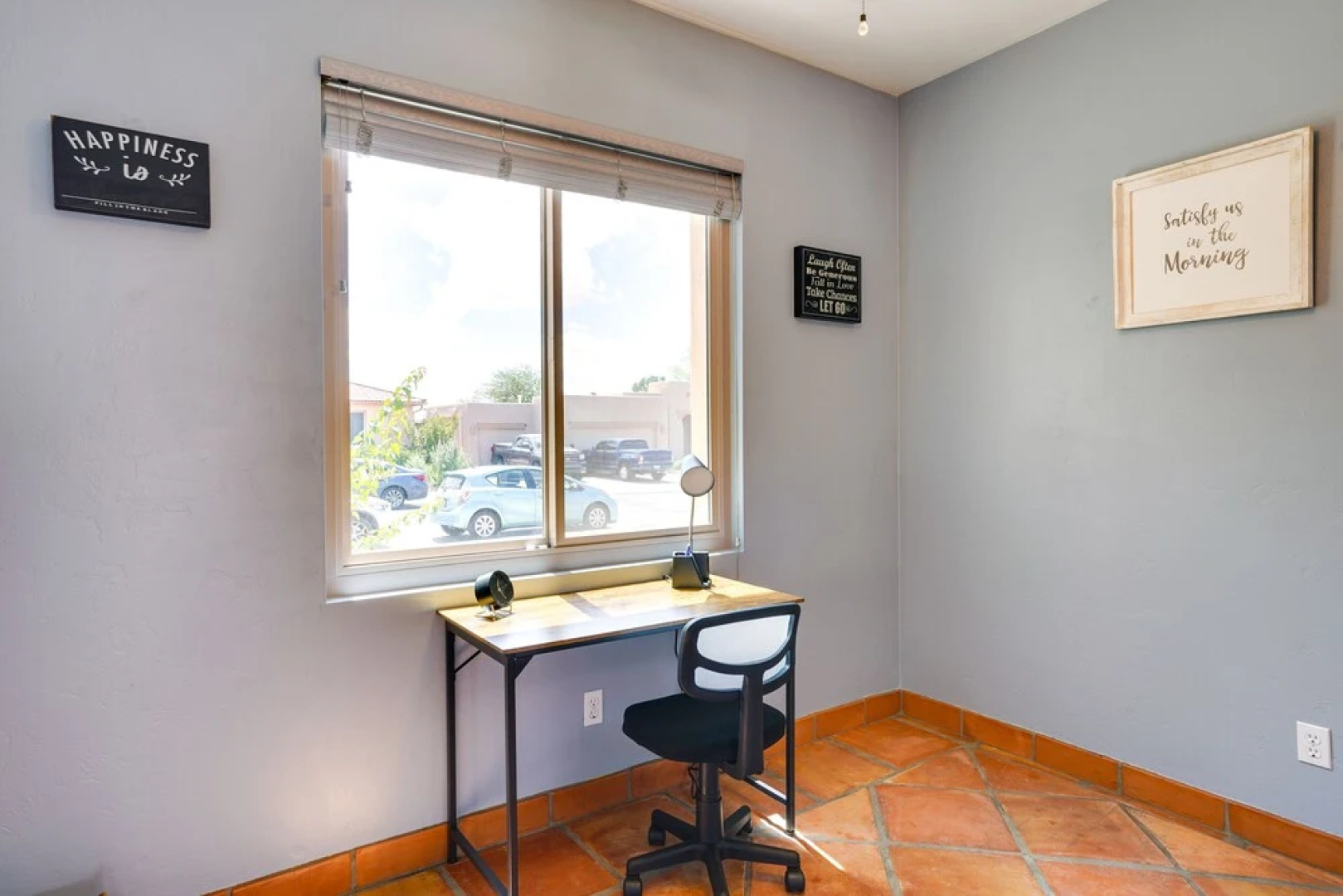 Luxury Tucson Retreat: Patio, Hot Tub & Fireplace