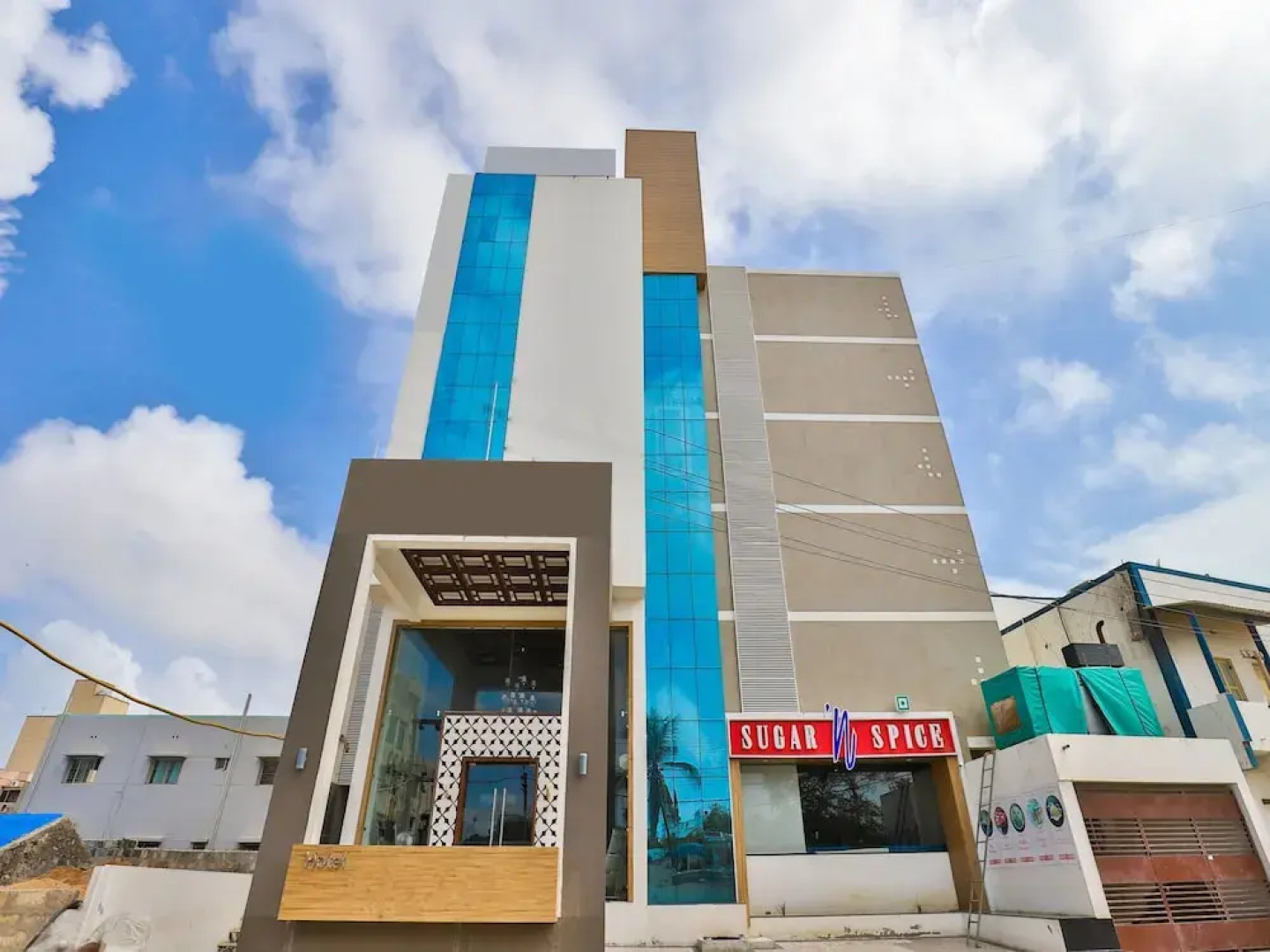 OYO 18585 Hotel Rajdhani