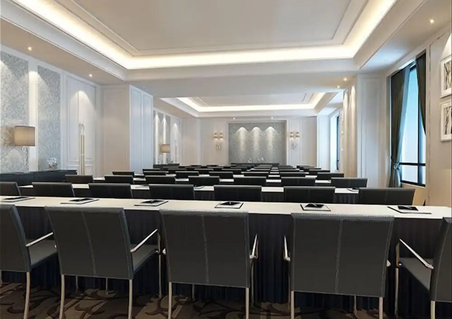 Luan Suntone Plaza Hotel