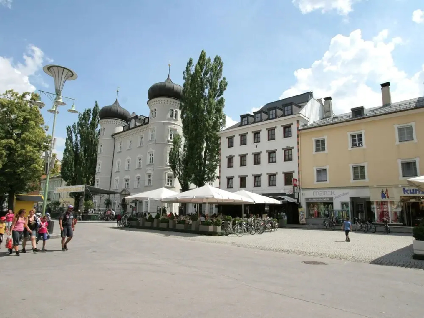 Comfy Apartment With Terrace, Garden, Bbq, Parking, Playroom