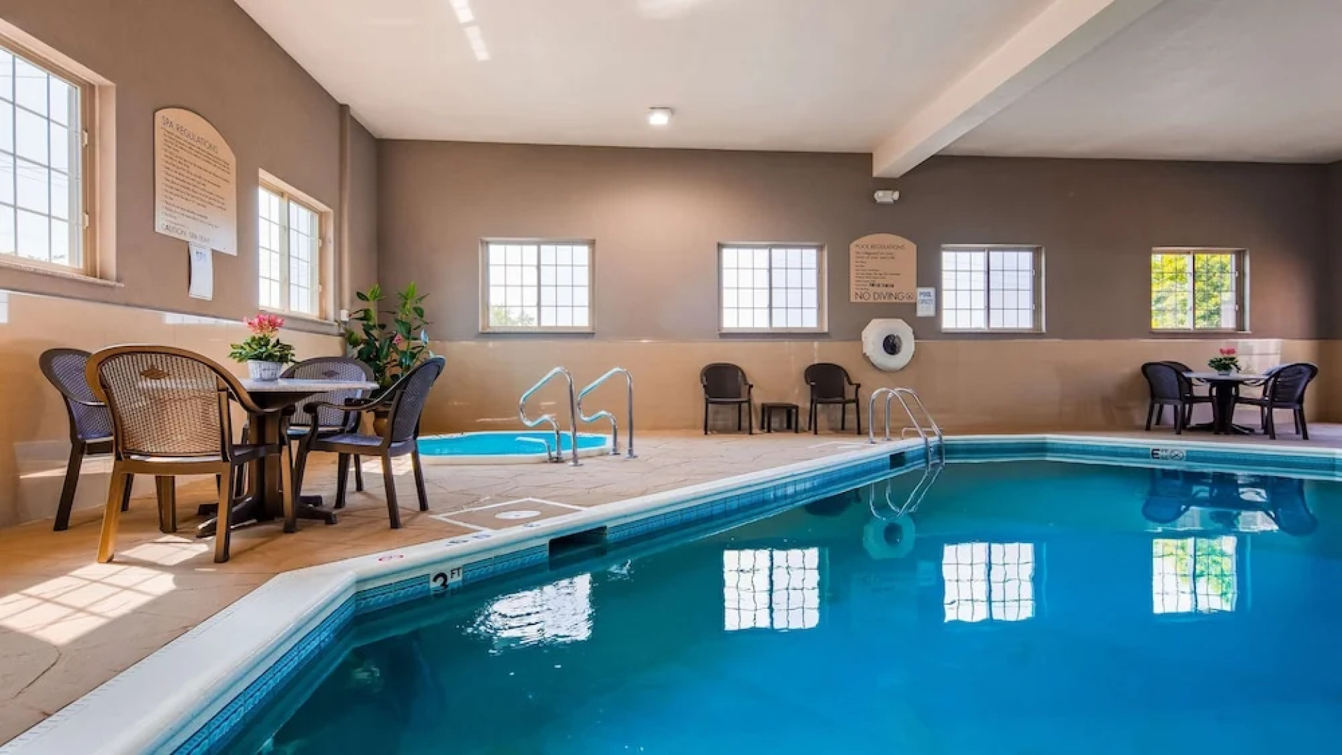 Lexington Inn & Suites - Joliet / Plainfield / I - 55 North