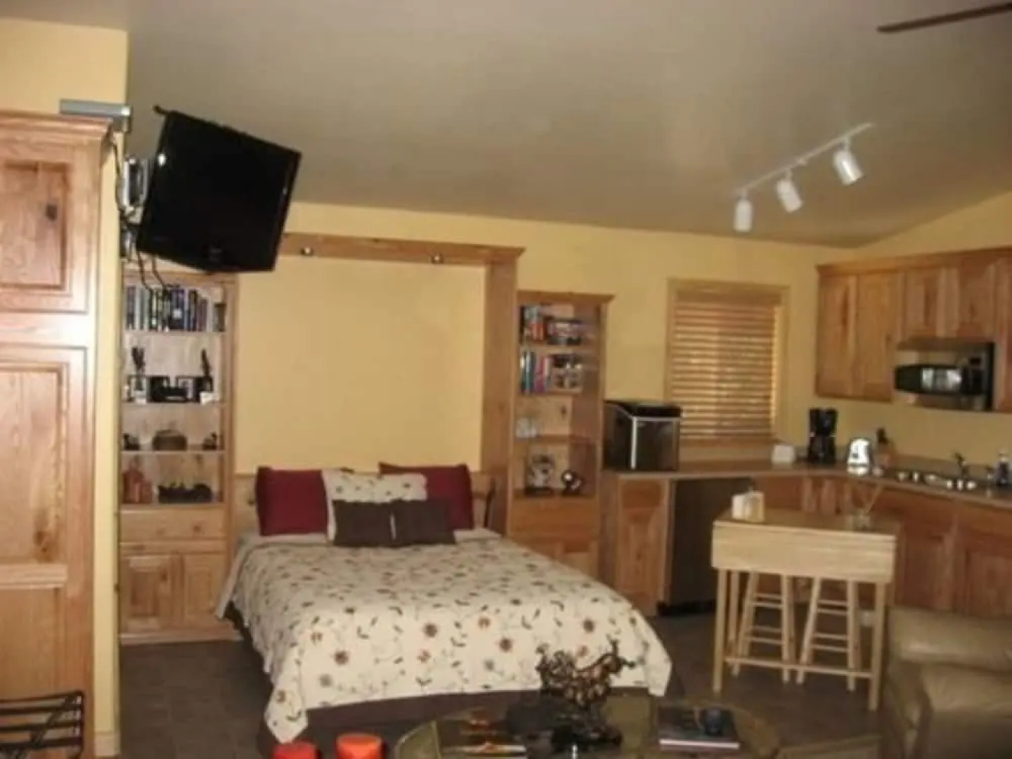 Aspen Hollow Bed & Breakfast