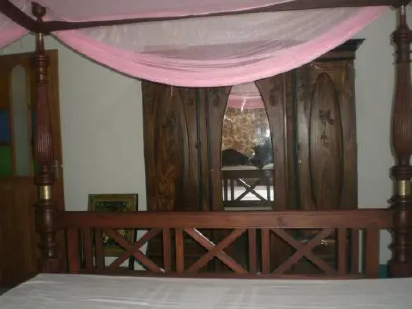 Village Hide