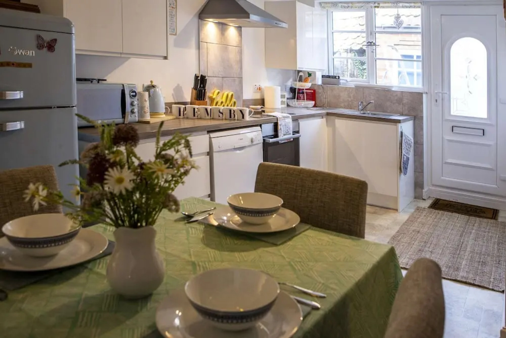 Hemsby Cottage With spa Bath and Private Garden