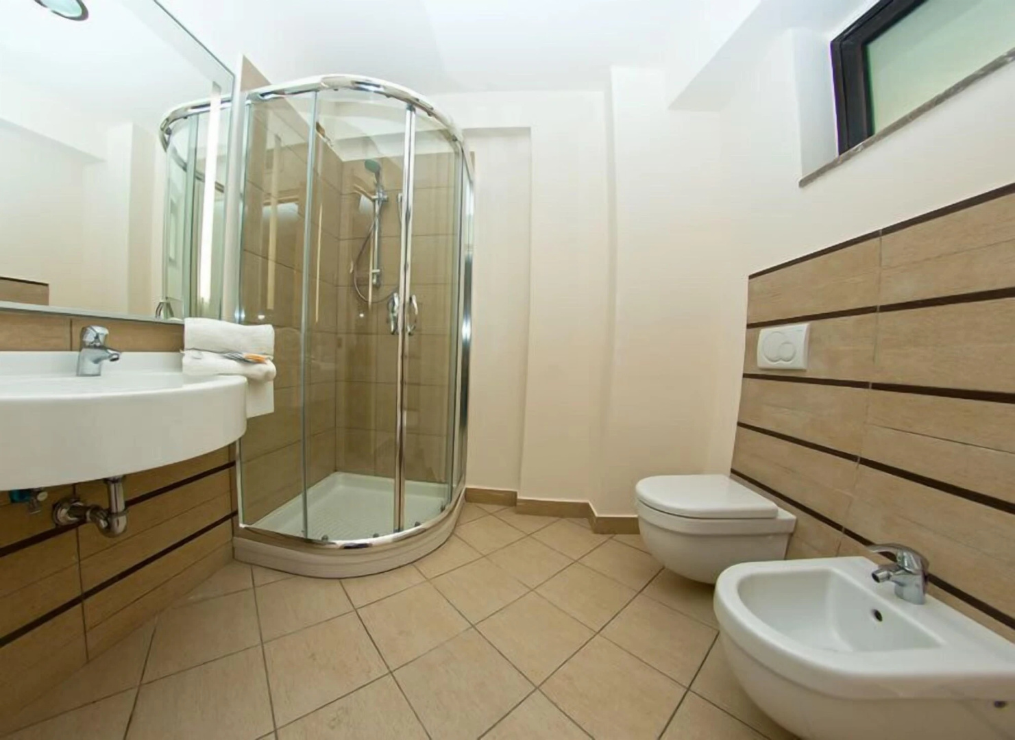 EliHotel