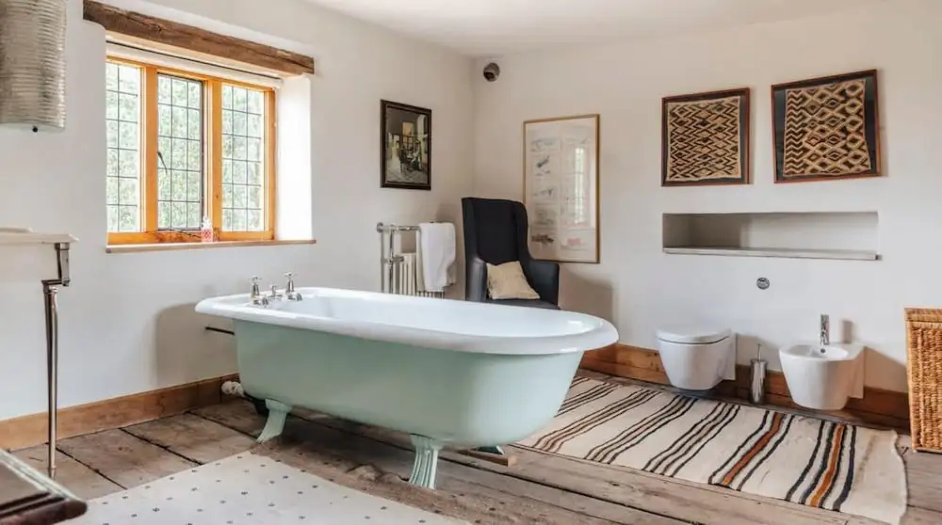 Lavish Tudor Hall Gardens - Sleeps 14