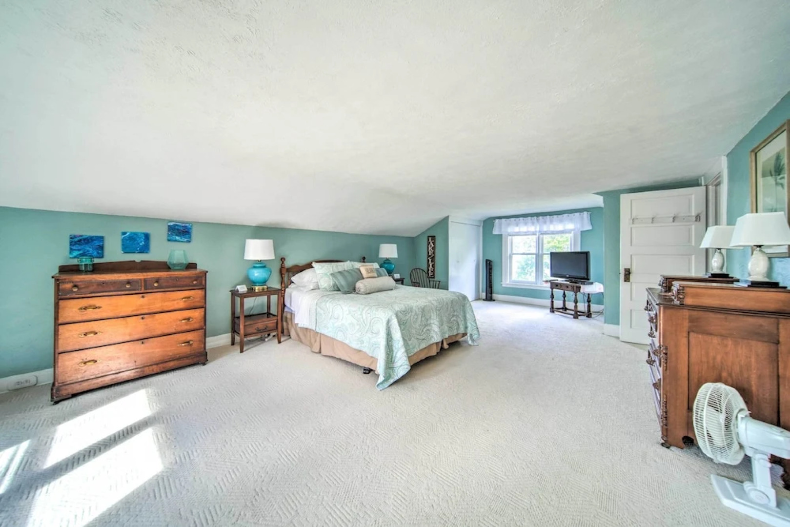 Private Waterfront Lake Erie Home w/ BBQ Patio