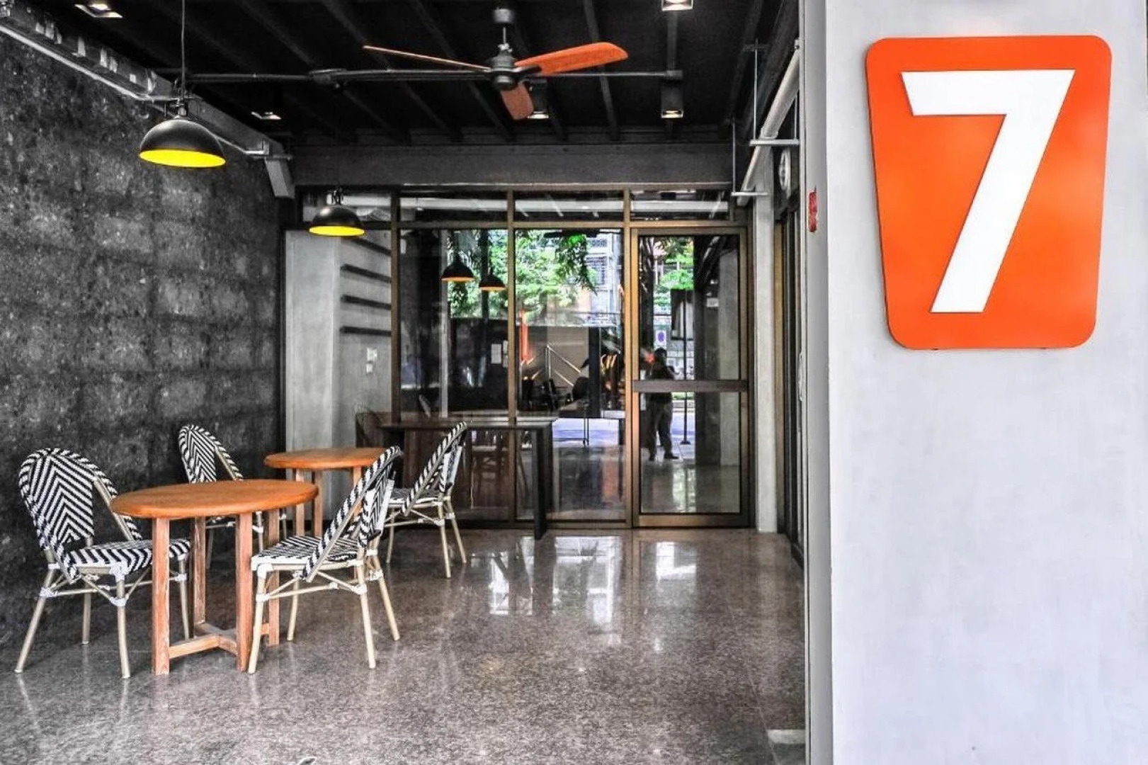 7 Days Premium Hotel at Icon Siam Station