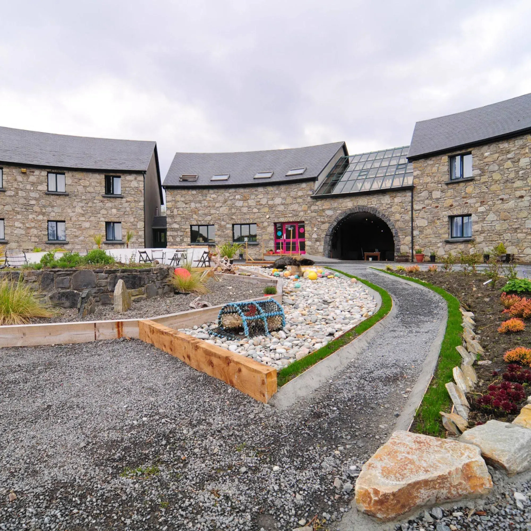 The Inn to the West