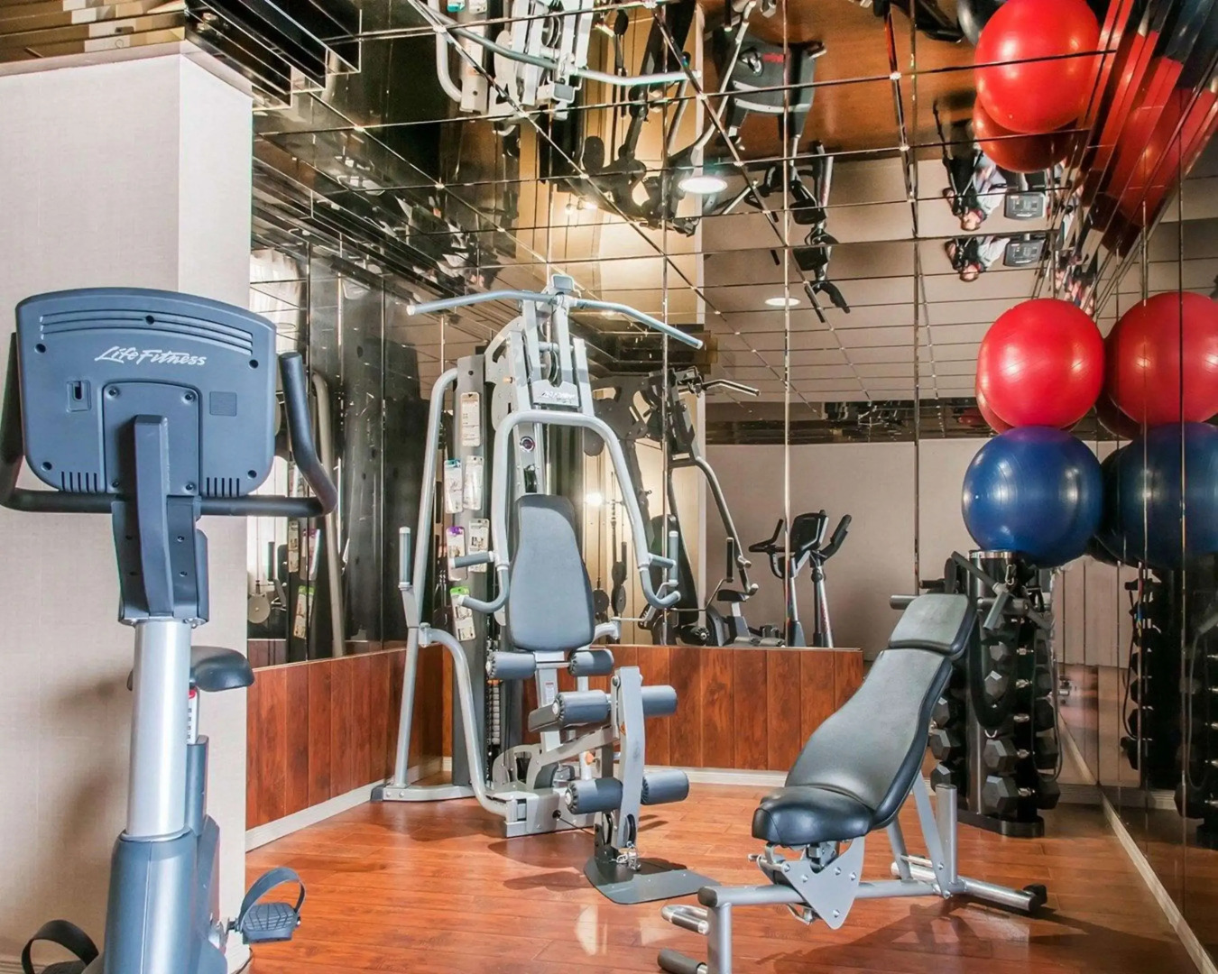 : Econo lodge Hotel Brossard