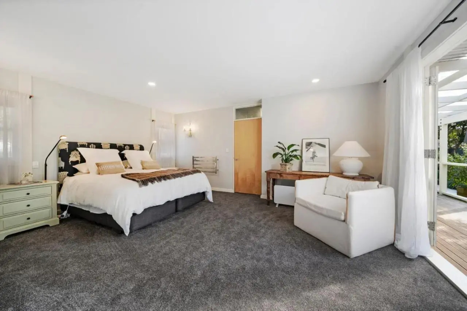 The Long House - Waikanae Holiday Home