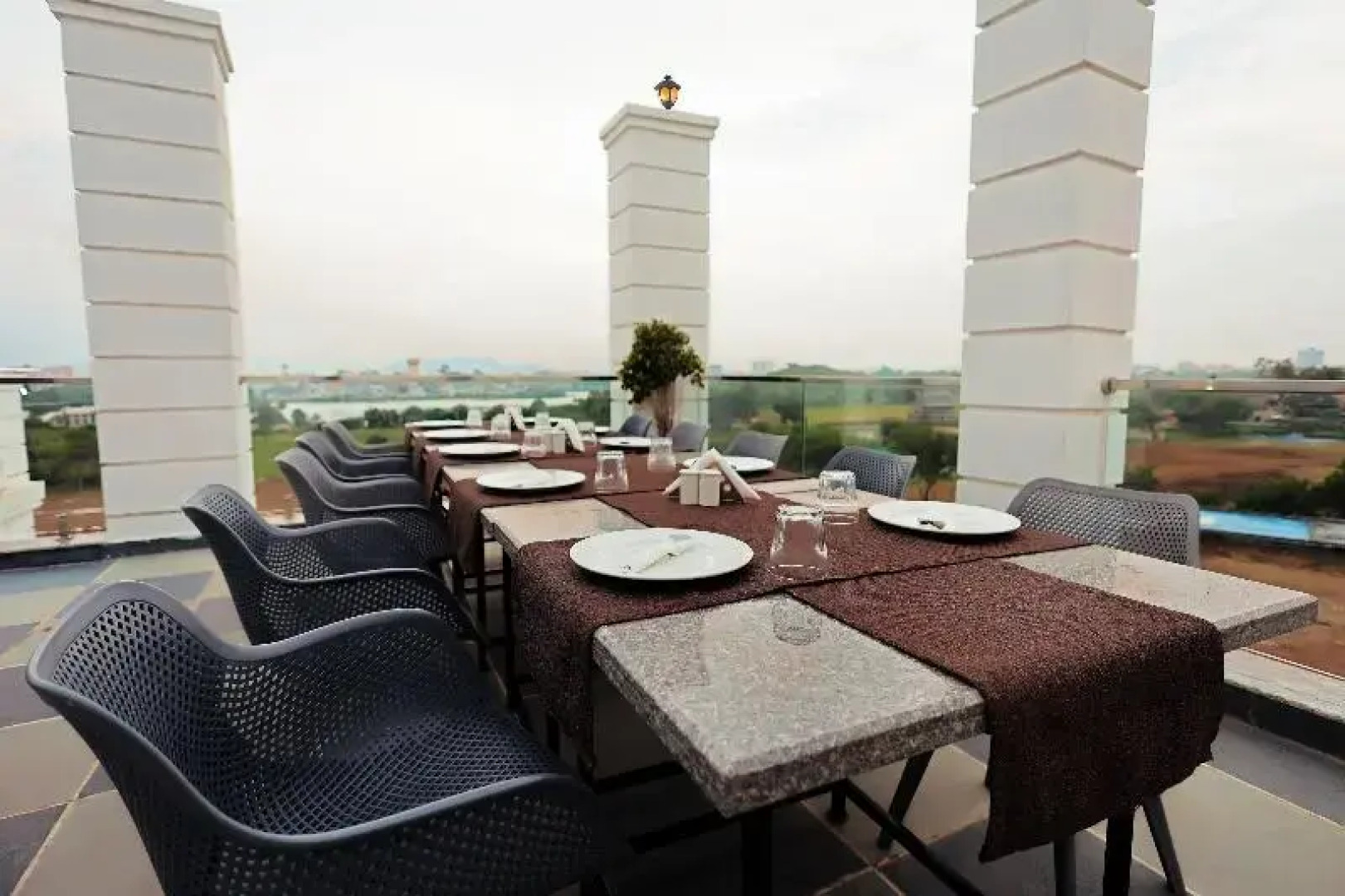 Revaas Lake View Boutique Hotel