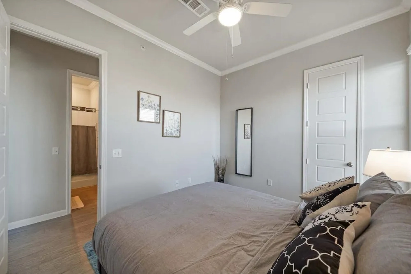 Luxury Townhome Pool North Austin Evonify