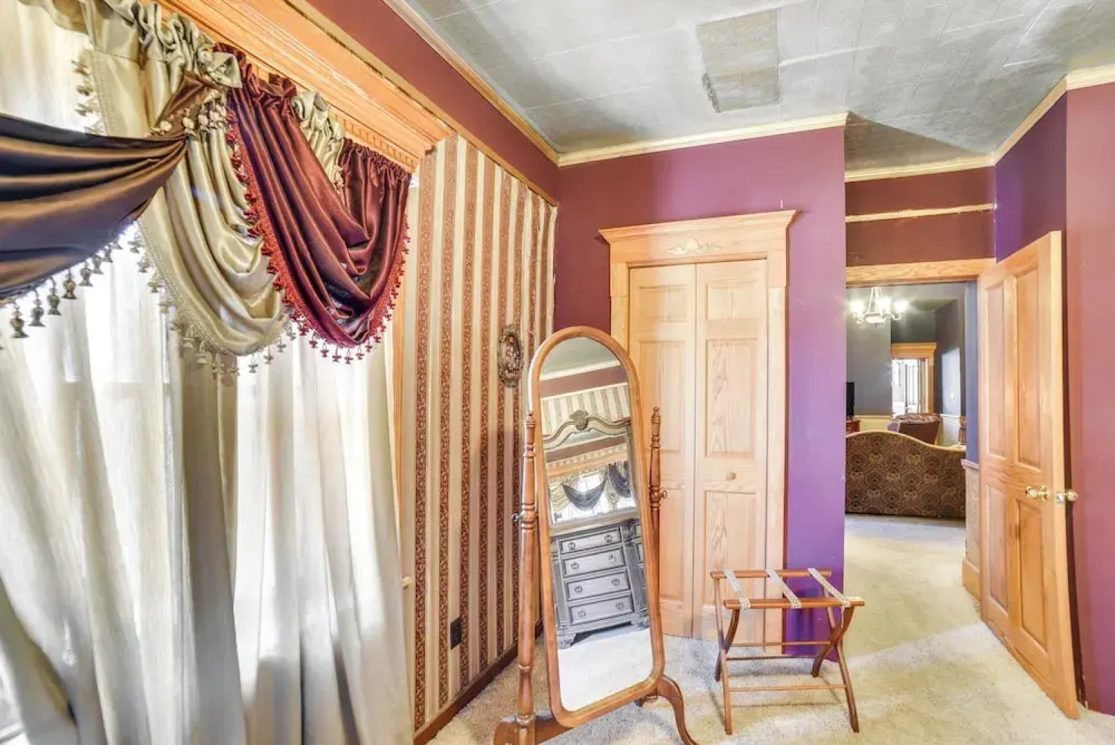 Yankton Apt: 1 Mi to Mount Marty University!