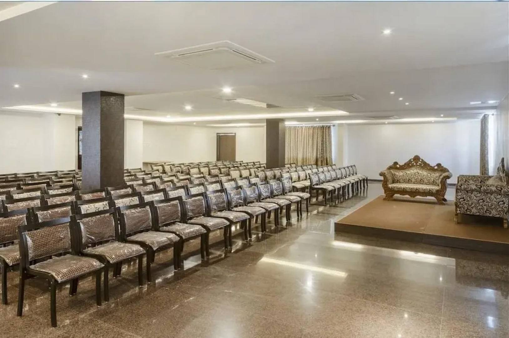 R G Hotels and Resort