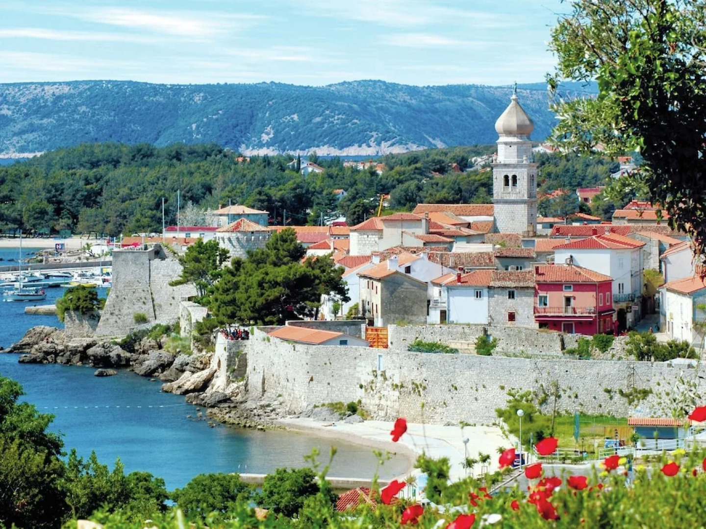 Beautiful Holiday in Krk Town, with Wifi And Roof Terrace, 300 Meters From Beach