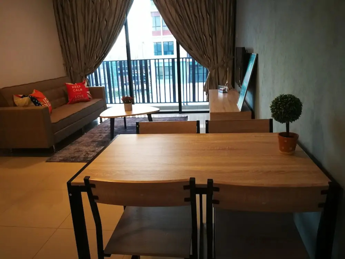 I-City, I-SoHo by HostAssist