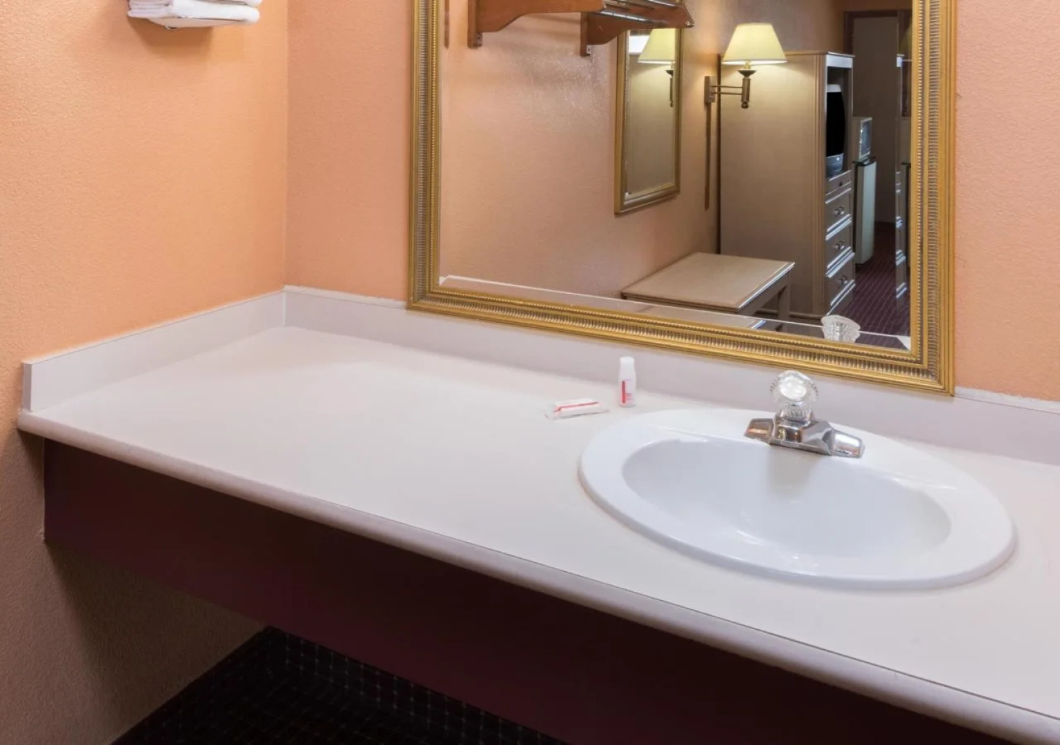 Super 8 Strongsville