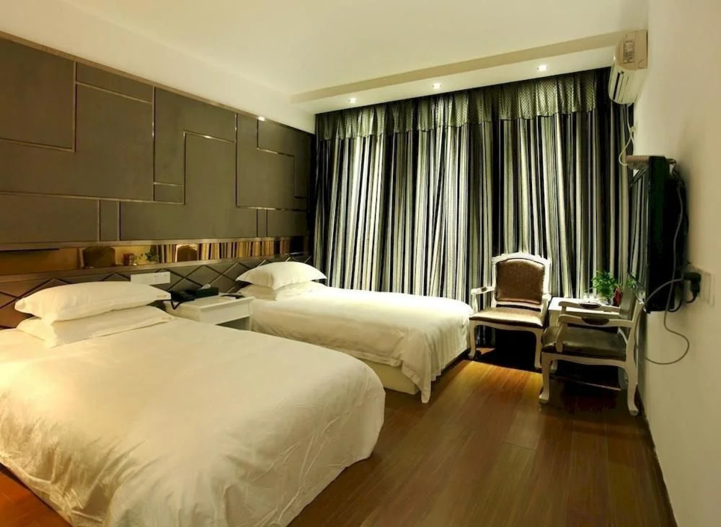 Minglu Villa Boutique Holiday Hotel