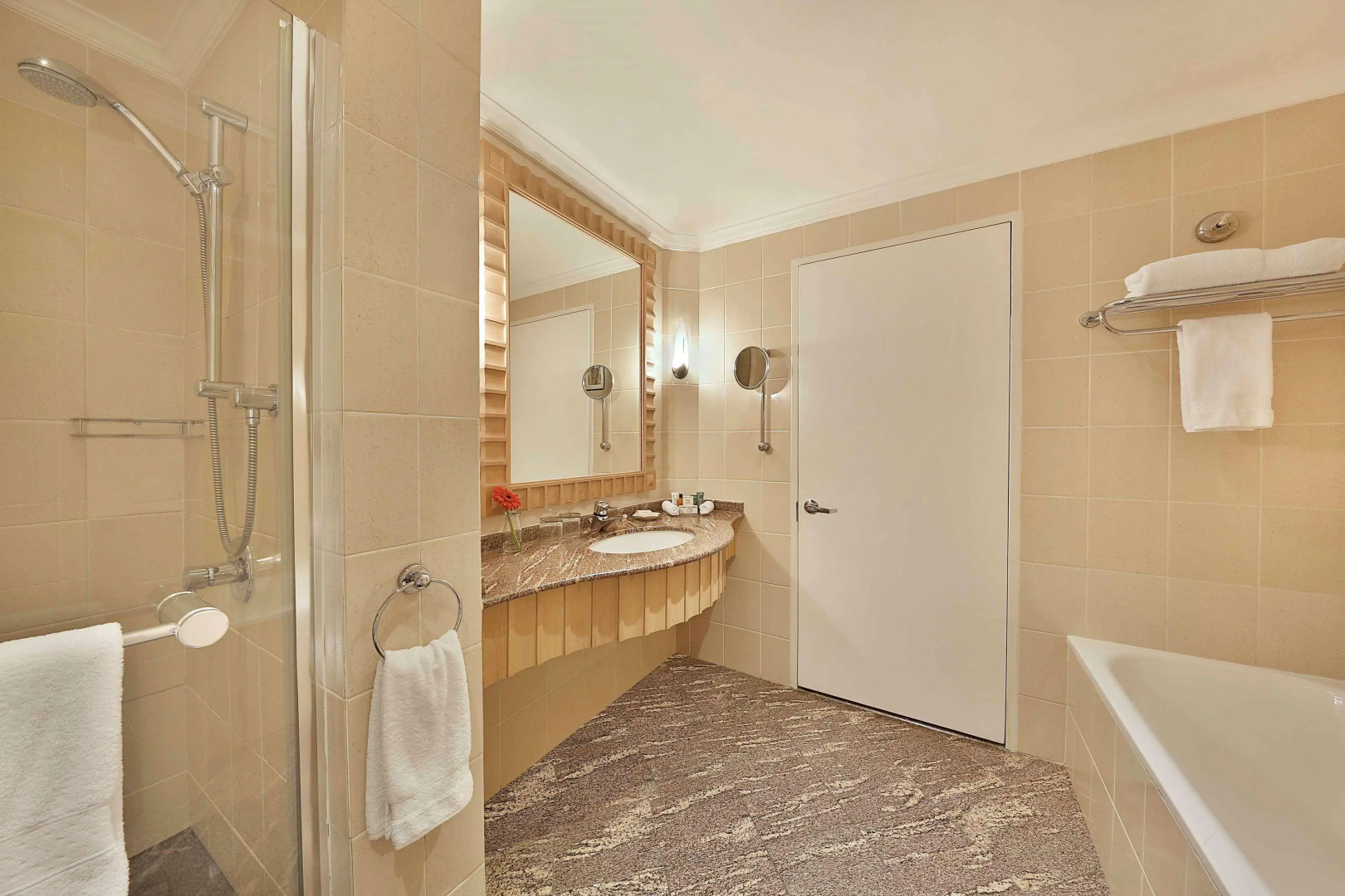 Отель NH Johannesburg Sandton