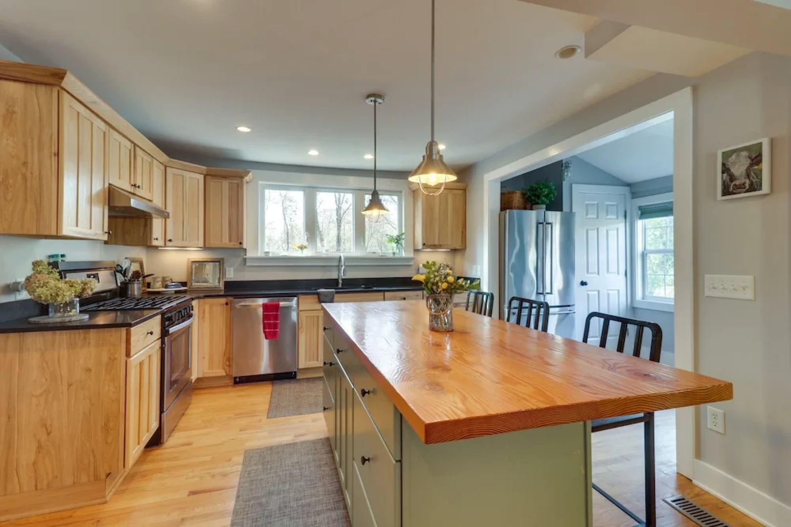 Hidden Charlottesville Home: 4 Mi to Downtown!