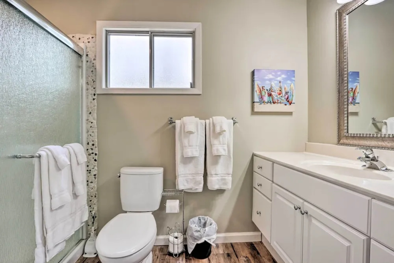 Lakefront Haven: Family-friendly Sunrise Beach Gem